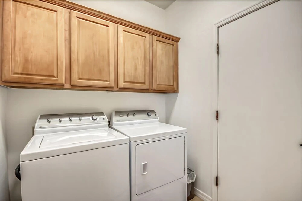Twin Peaks - 2 Br home by RedAwning