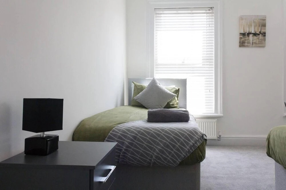 Lovely 4-bed House in Liverpool