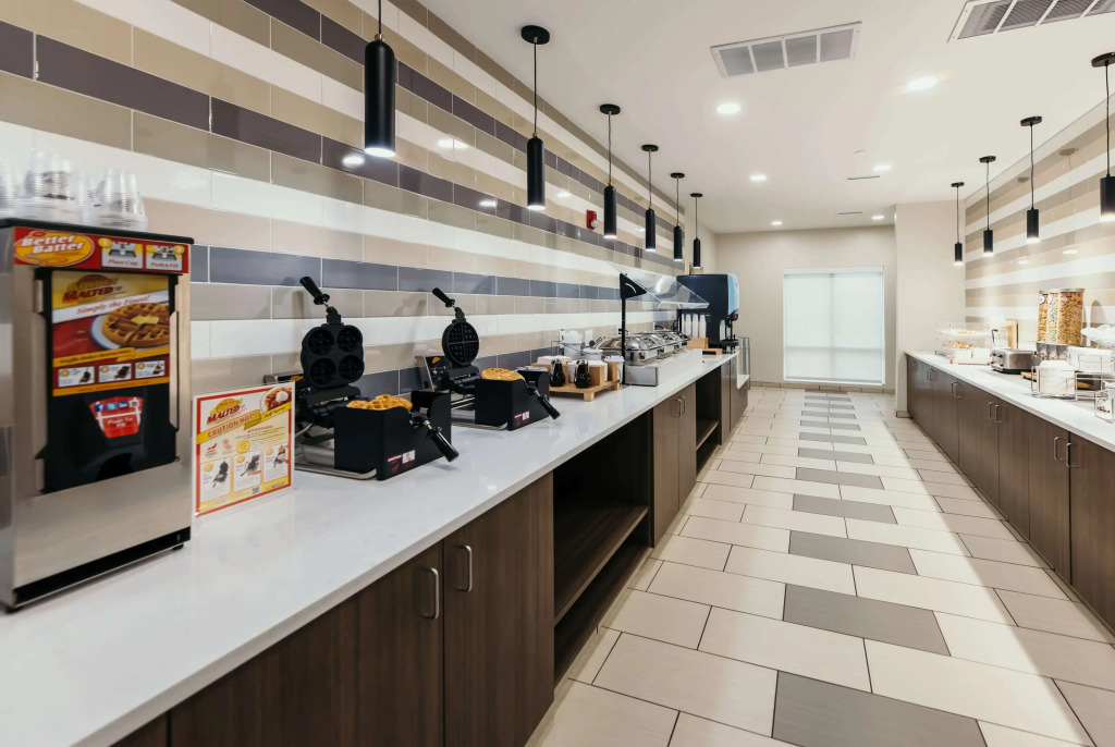 La Quinta Inn & Suites by Wyndham Ankeny IA - Des Moines IA