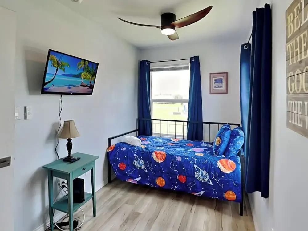 Pura Vida Oasis by Miss Kitty’s