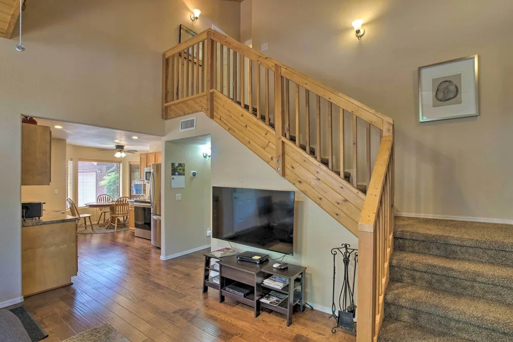 Forest-view Retreat in Payson, Close to Hiking!