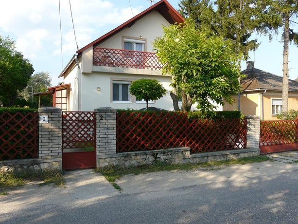 Tanay Vendégház
