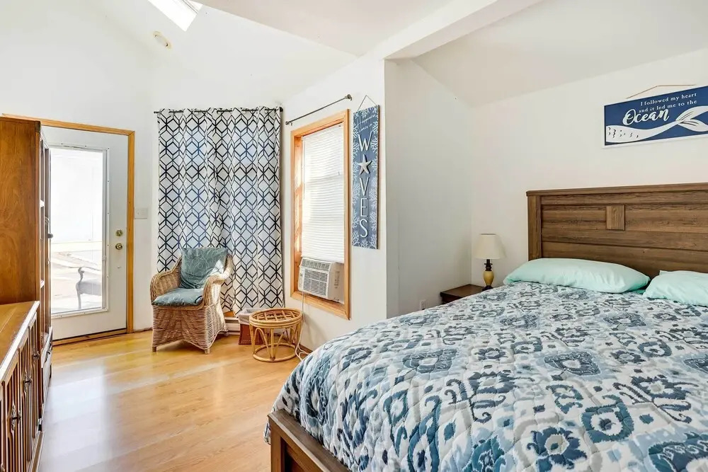 Lakefront Geneva Vacation Rental - Walk to Strip!