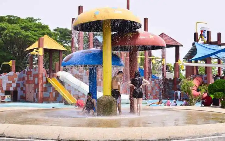 Theme Park & Resort Hotel Pantai Cermin
