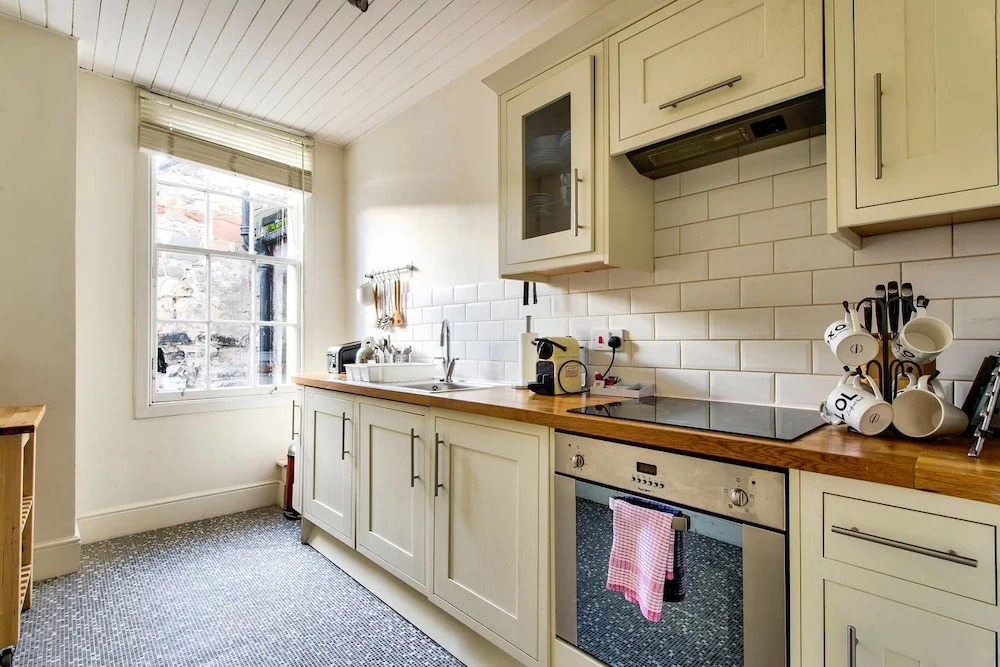 JOIVY Great Location - Lovely Rose St Apt in City Centre