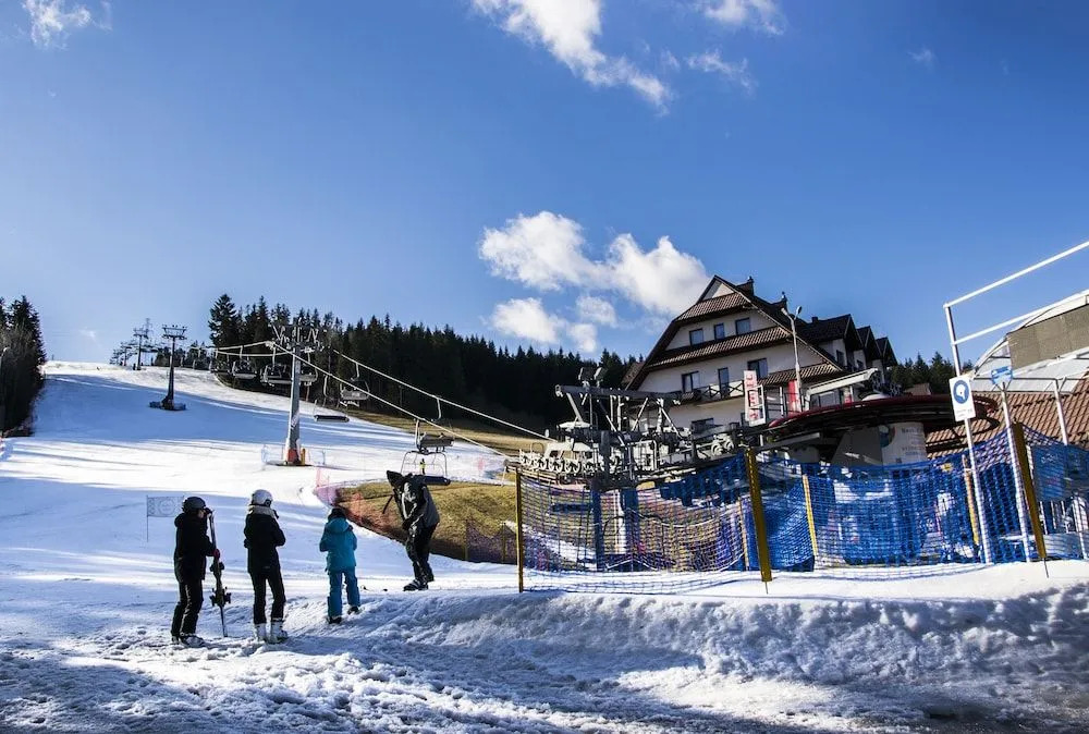 Hotel Kompleks Beskid z basenem i stokiem narciarskim - blisko Babiej Góry