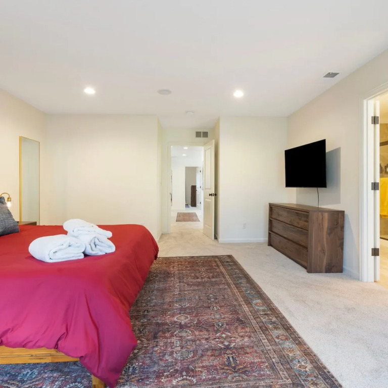 Luxurious 3BR Home in the Heart of Hillsboro