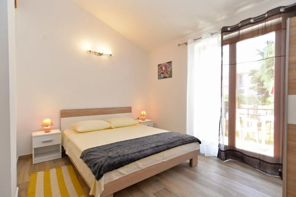 Apartment 1674