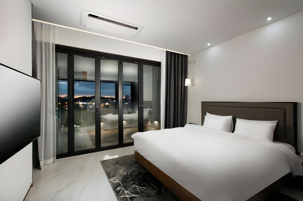 N Bridge Hotel JEON JU