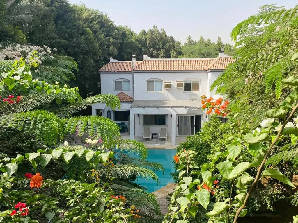 Villa by the Pyramids