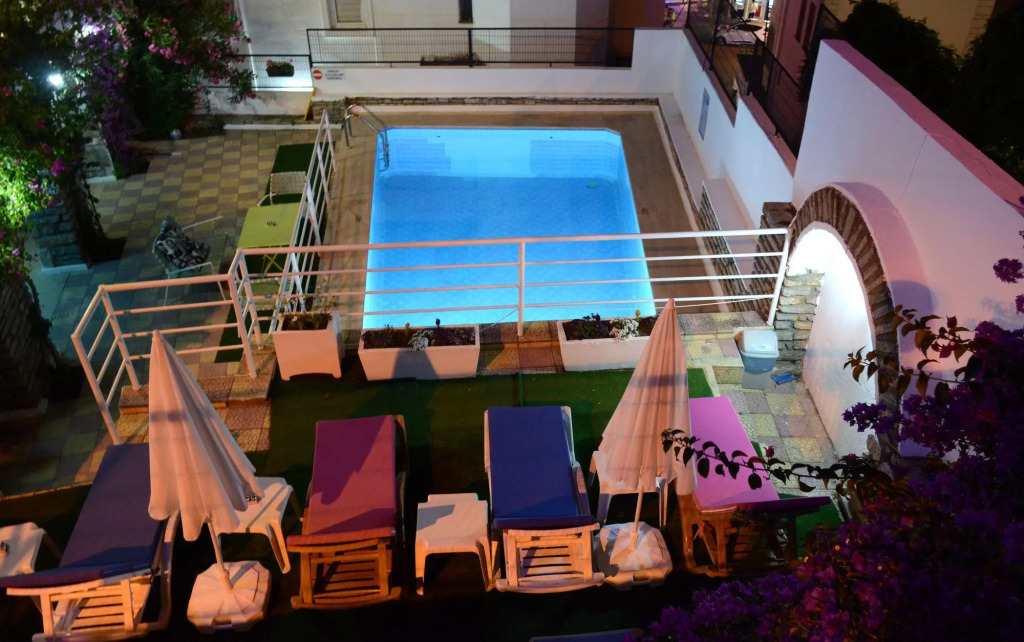 Ayisigi Hotel