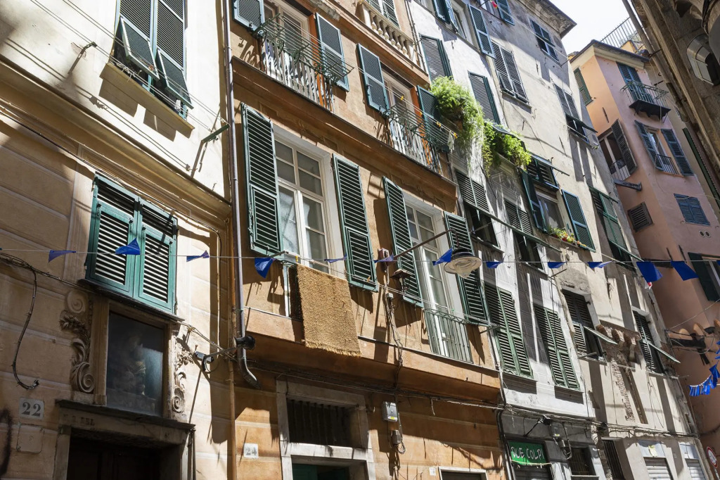 Sui Tetti del Centro di Genova