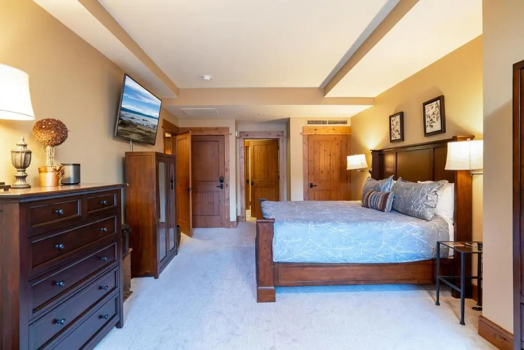 Luxury 2 BD in the Heart of the Village at Northstar! - Catamount 206