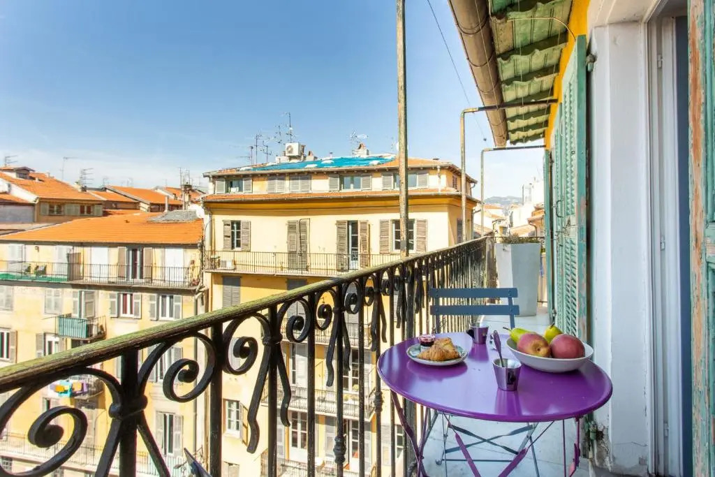 Ross 5- F2, Lumineux, Balcon, Loft, Clim, Vieux-Nice