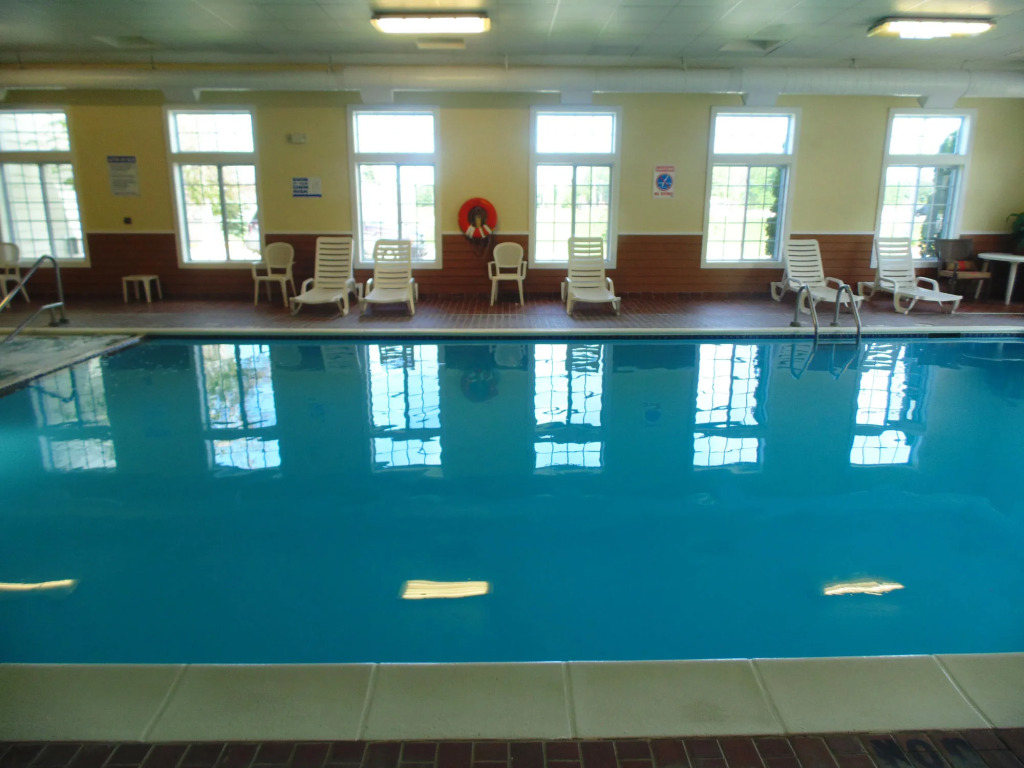 American Inn and Suites Houghton Lake