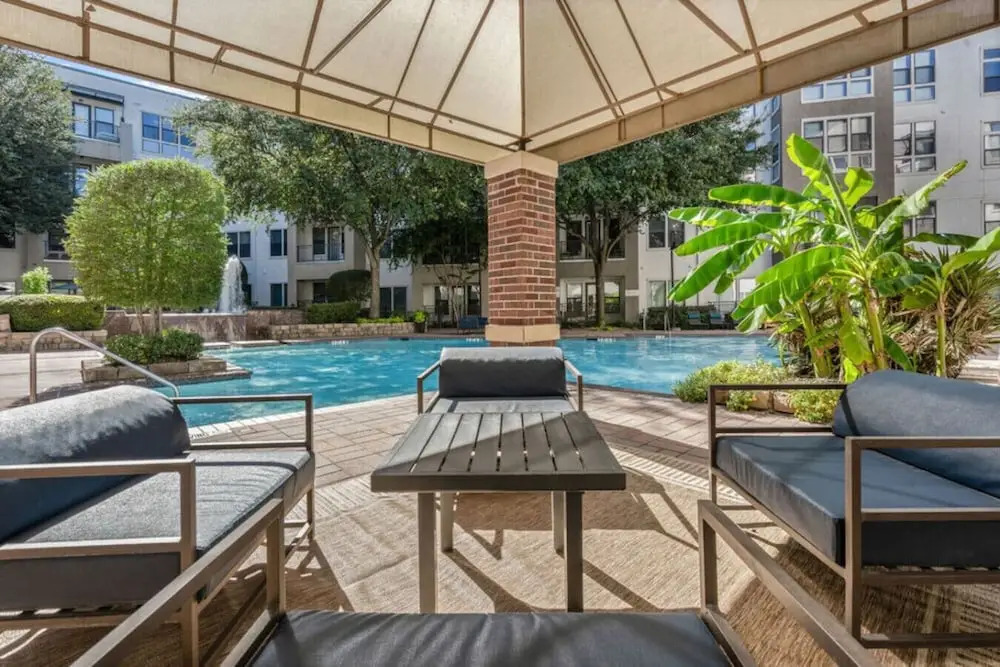 Elegant Std Retreat w/ King & Full BED + Pool&gym