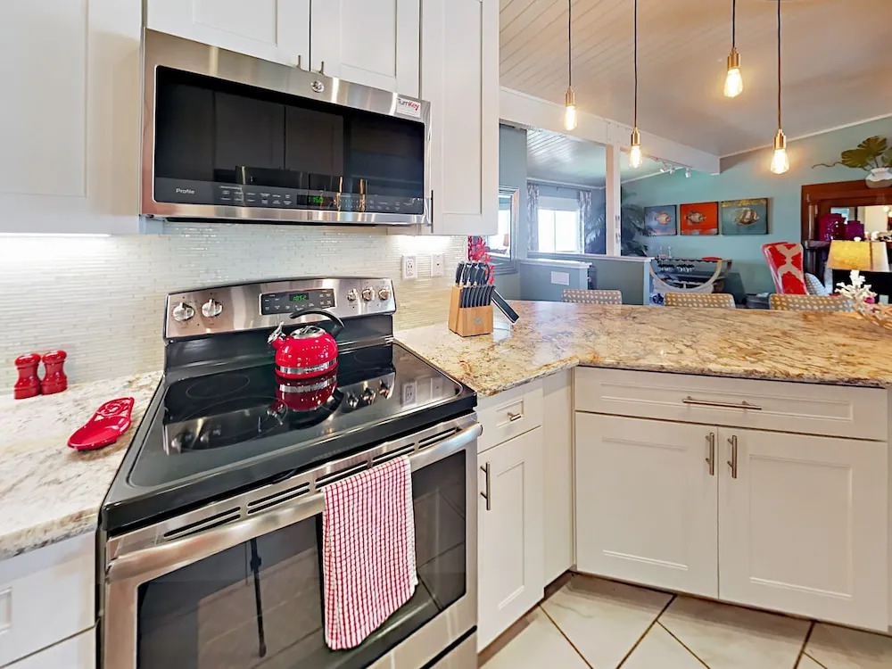 2611 Avenue Q Cottage 2 Bedrooms 1 Bathroom Cottage