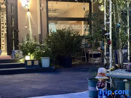 Floral Hotel Chatan Boutique Inn