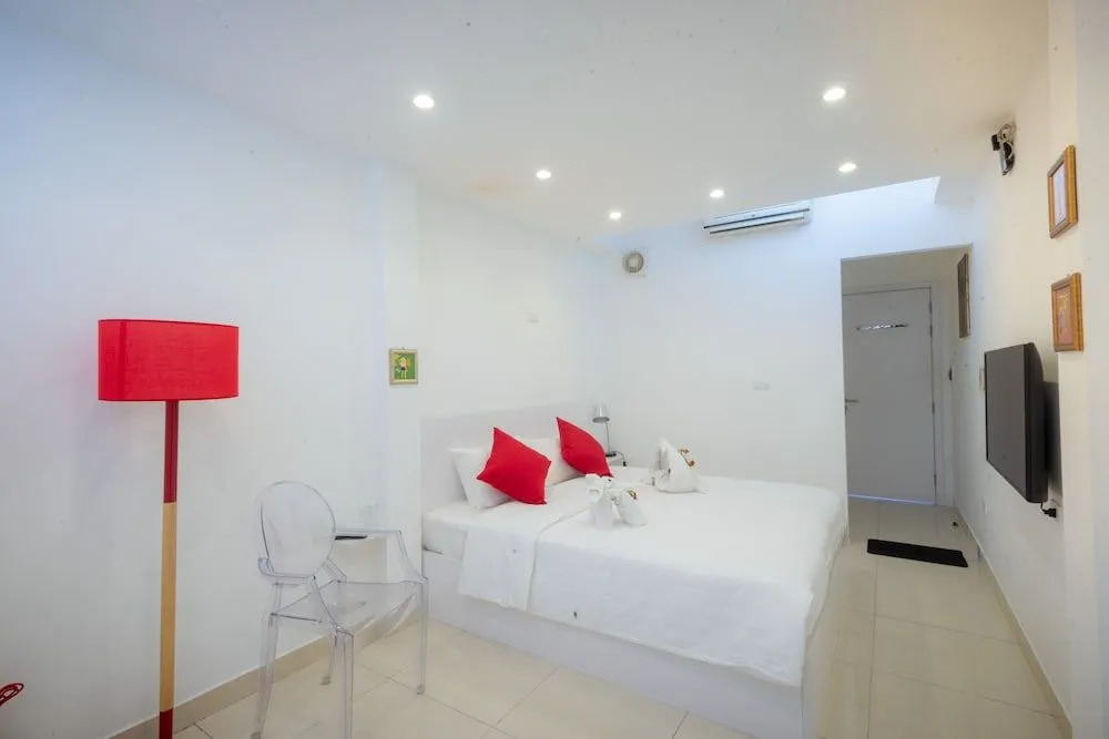 Quyet Homestay - Adults Only