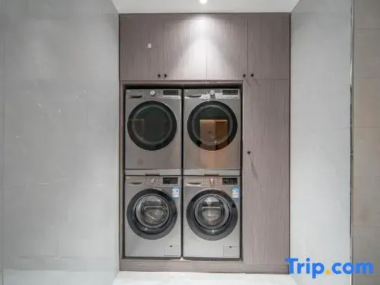 Tonghua Business Hotel (Science and Technology University)