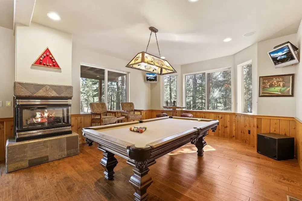 Fully Remodeled Tahoe Retreat with Game Room and Hot Tub