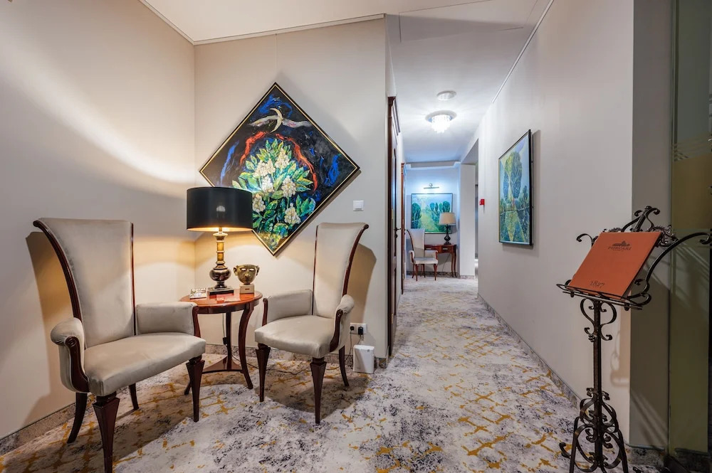 L`Art Hotel Carei