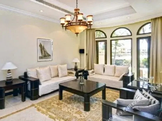 The Royal Oceanic by Deluxe Holdiay Homes