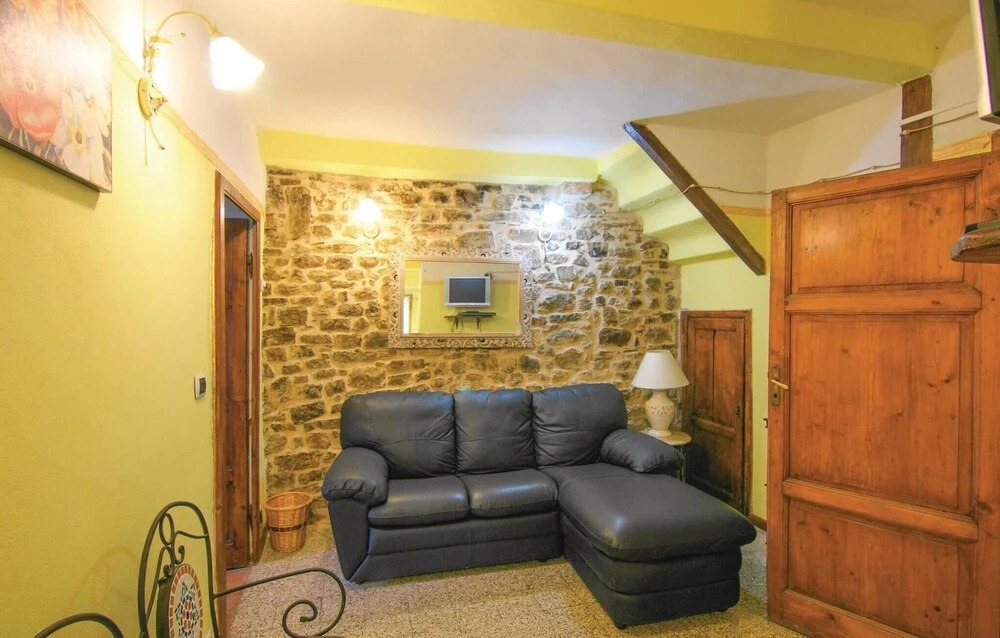 4 Bedroom Gorgeous Home In Montefegatesi