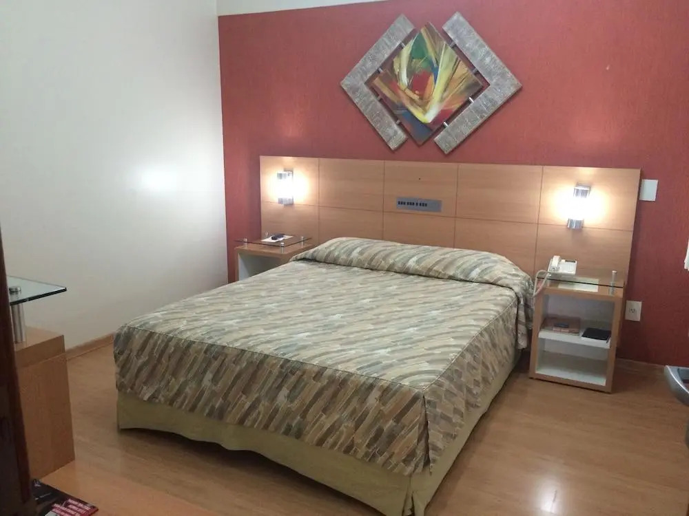 Líber Hotel Nova Serrana - Conforto na Rota da BR-262