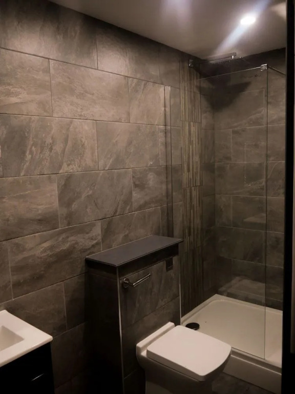 New Oxford House Apartments By Happy Days