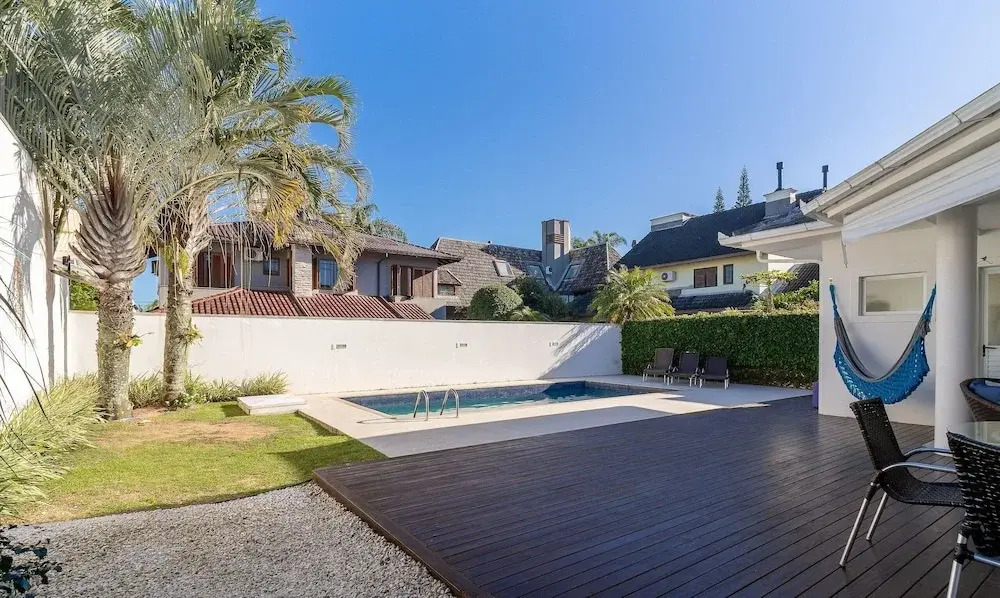 4B House w Pool in Jurere Internacional Mer0671