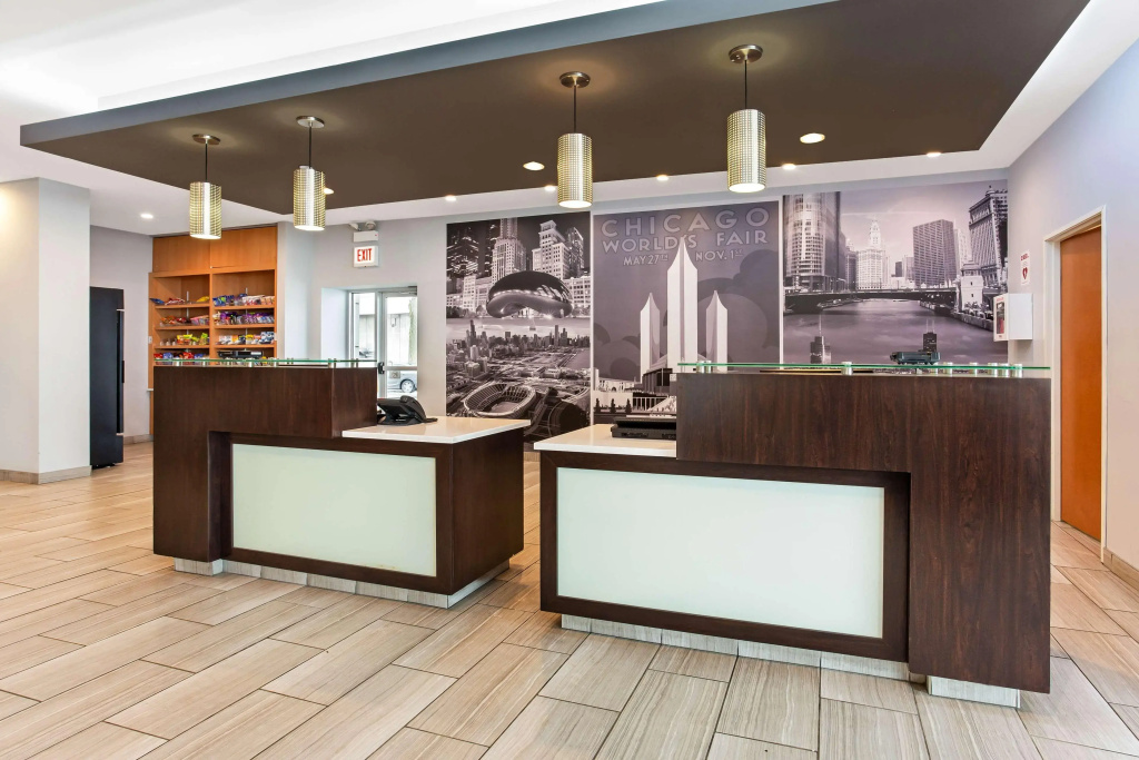 La Quinta Inn & Suites by Wyndham Chicago - Lake Shore