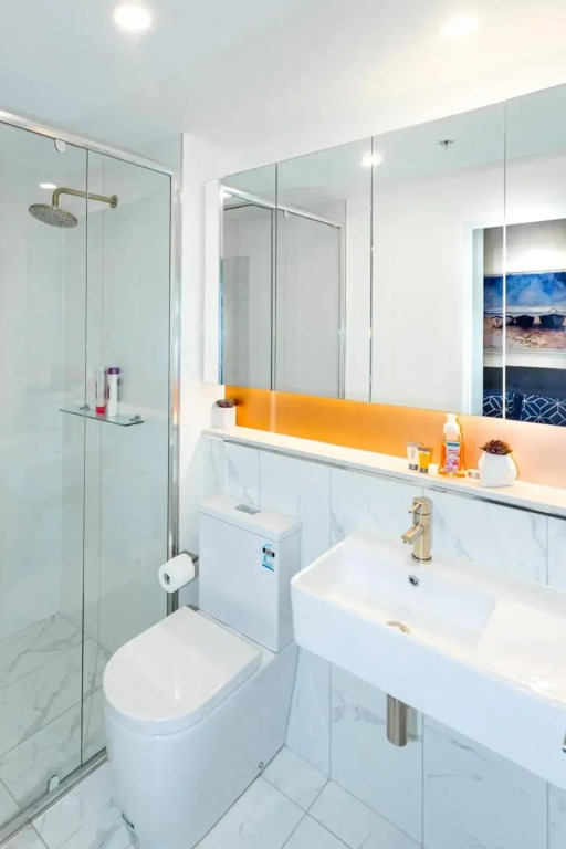Bond Quarter Loft