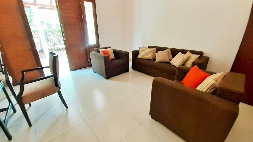 Villa 121
