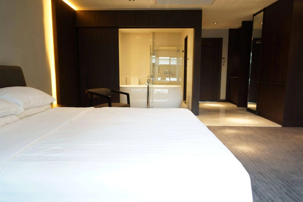 S Ratchada Leisure Hotel