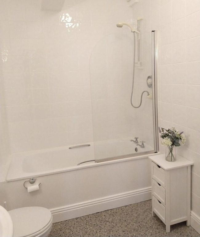 Town centre one bed apartment