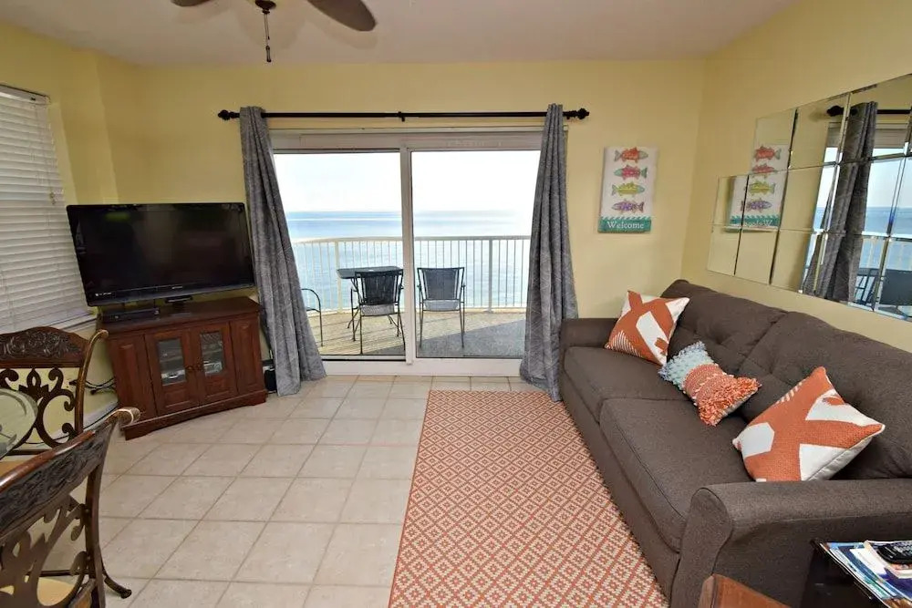 Tradewinds 801 by RedAwning