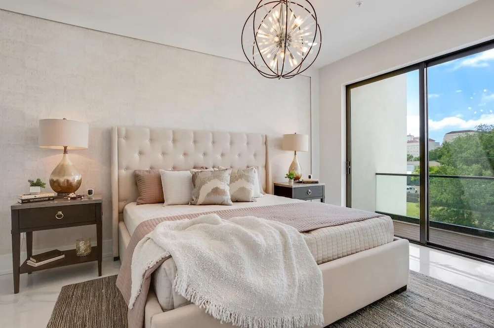 Uptown Luxury On Audubon 4 Bedroom Townhouse by RedAwning