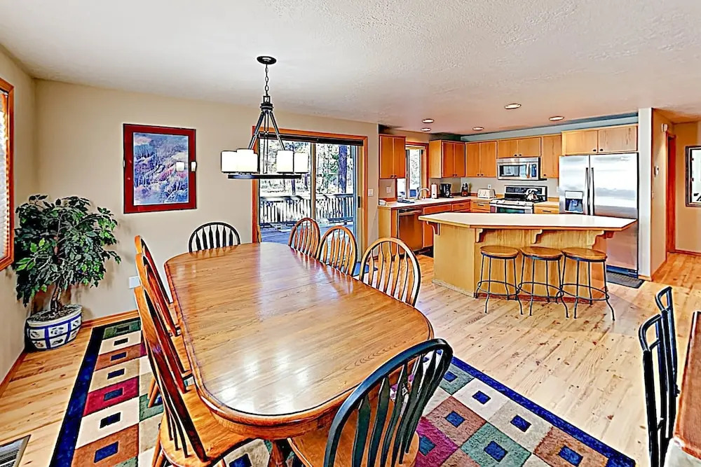 New Listing! All-season Haven - Hot Tub, Ping-pong 3 Bedroom Home