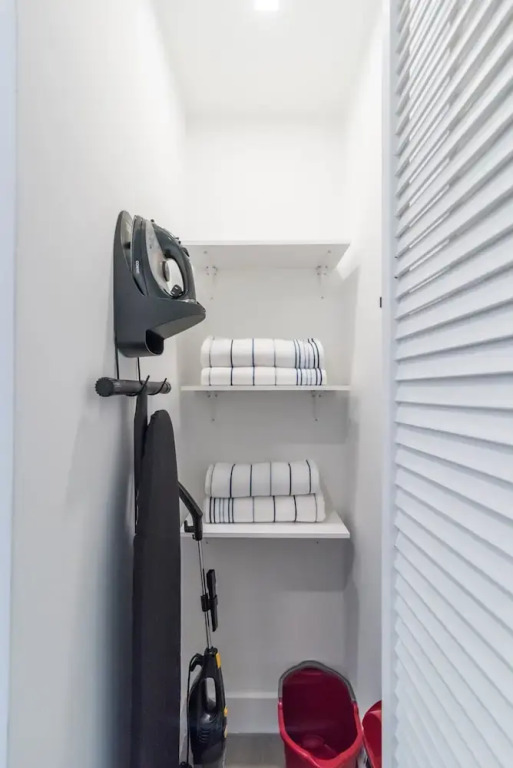 VHC Luxury Apartments 538-202