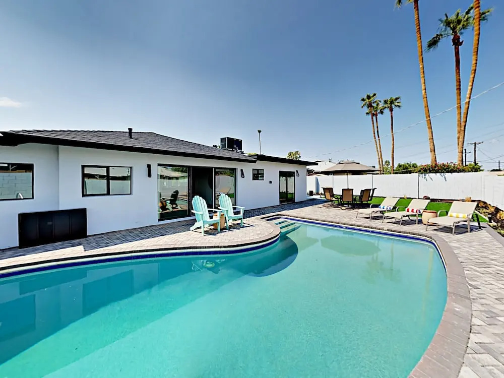Mid Century Modern Home 3 Bedrooms 2 Bathrooms Home
