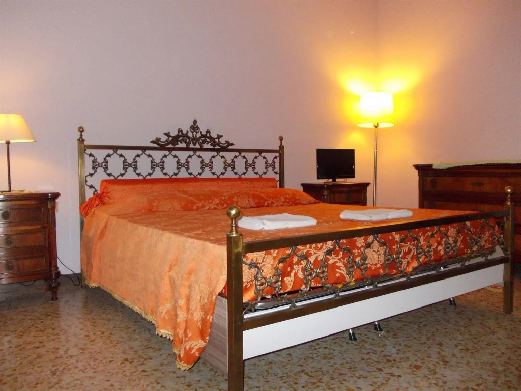 Big Brother Bed & Rooms