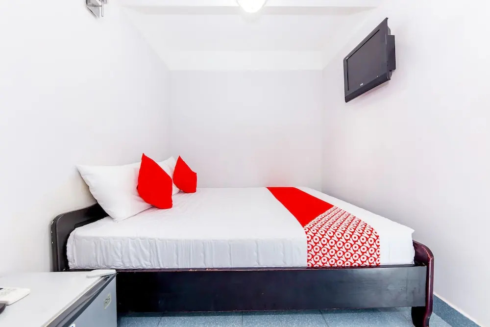 OYO 385 Gia Huy Hotel