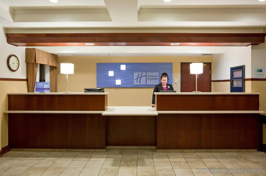 Holiday Inn Express Hotel & Suites St. Paul - Woodbury by IHG