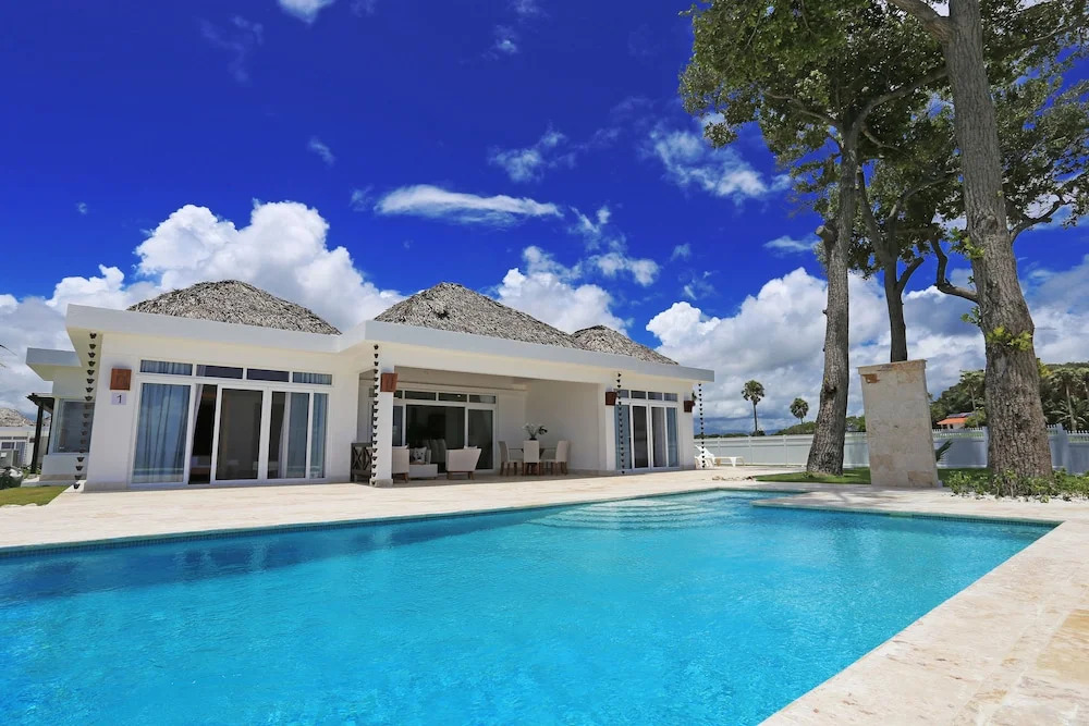 Ocean Front Villa Deluxe 4 Bedroom