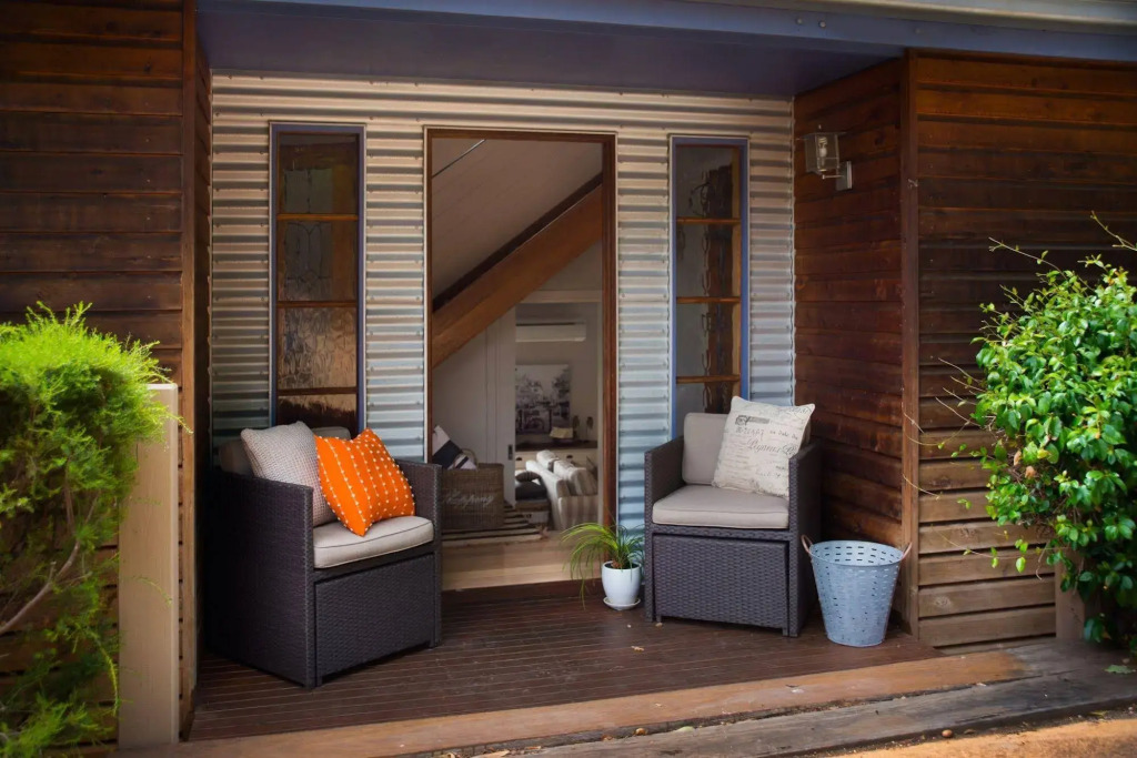 French Cottage- 2 bedrooms with huge spa
