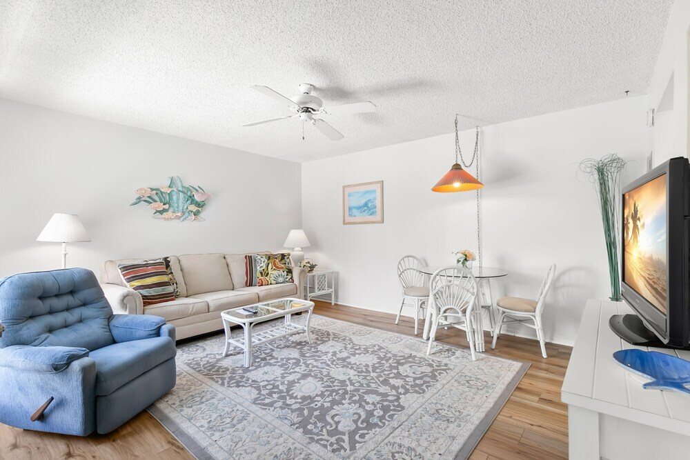 Madeira Beach Yacht Club 250F Two-bedroom Apartment