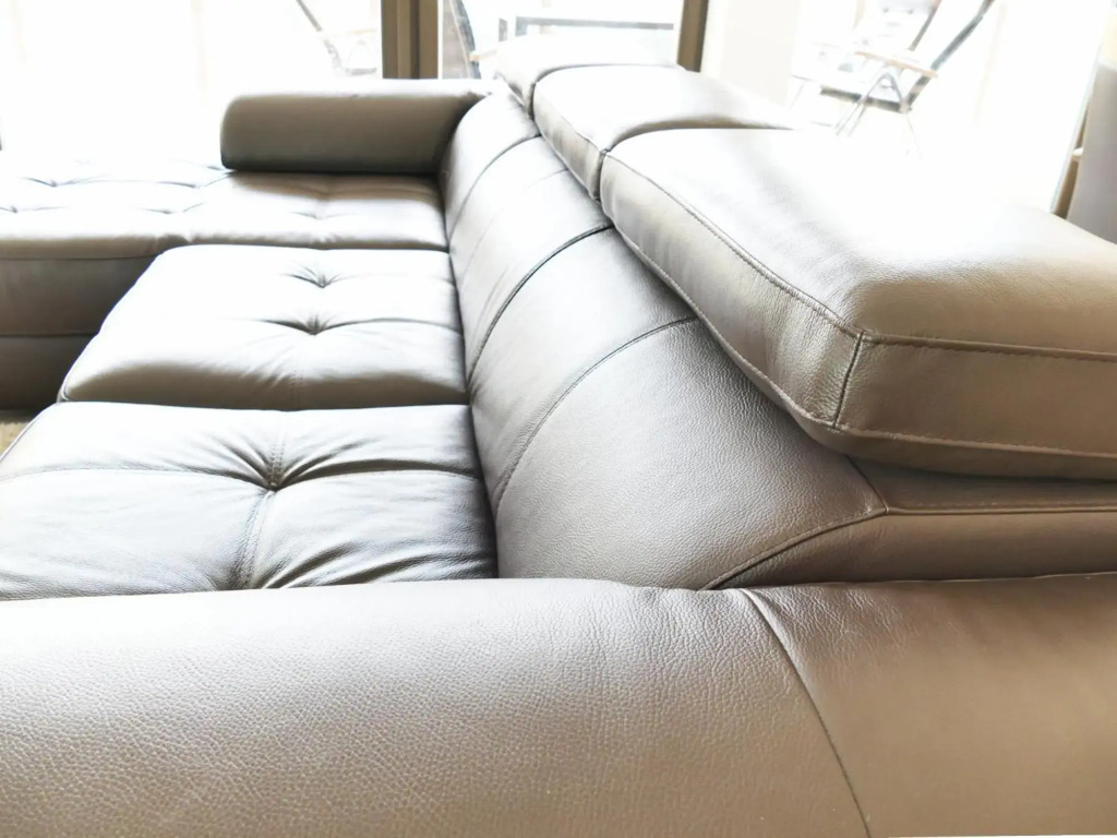 Großes Apartment im Zentrum von Dresden, 2 Schlafzimmer, 2 Bäder, Balkon