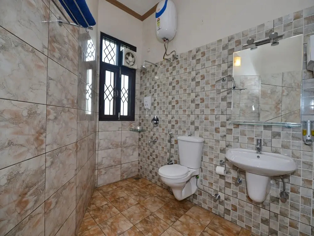 OYO 16928 Home Pool Side 2BHK Chakrata Road