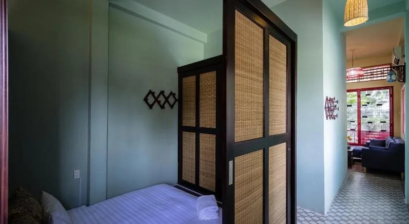 The Red House - Hostel